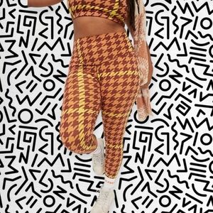 Offline By Aerie Houndstooth Patterned Brown, Yellow Leggings